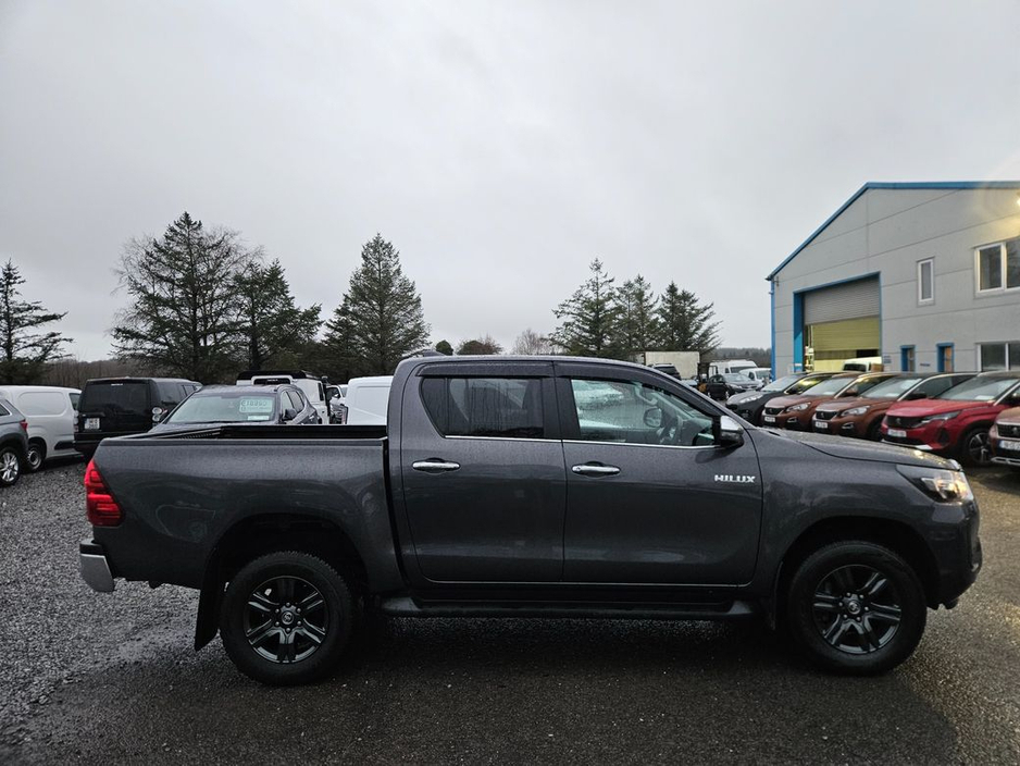 2025 Toyota Hilux 2.8 SR5 Double CAB €54,990
