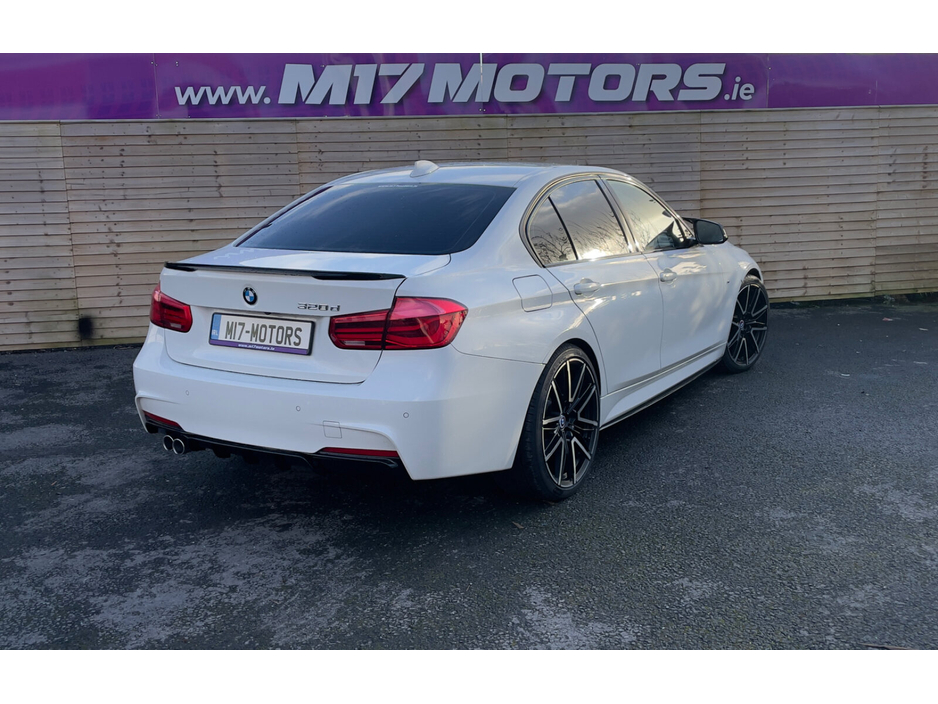 2016 BMW 3 Series - image 5