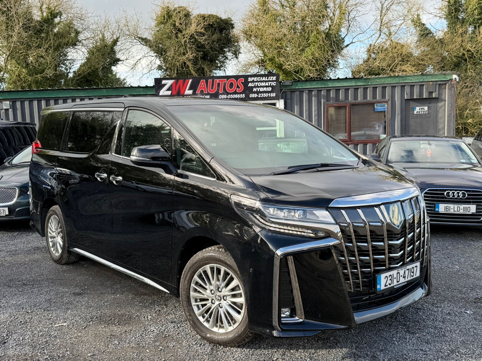 2023 Toyota Alphard - image 3