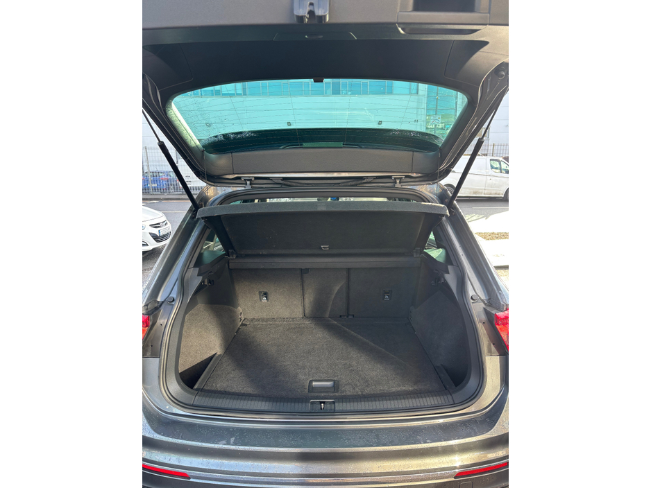 2019 Volkswagen Tiguan 2.0 TDI R-LINE TECH 4MO