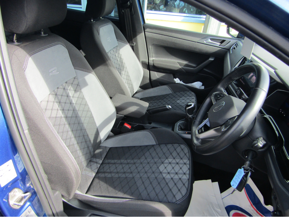2023 Volkswagen Polo - image 12