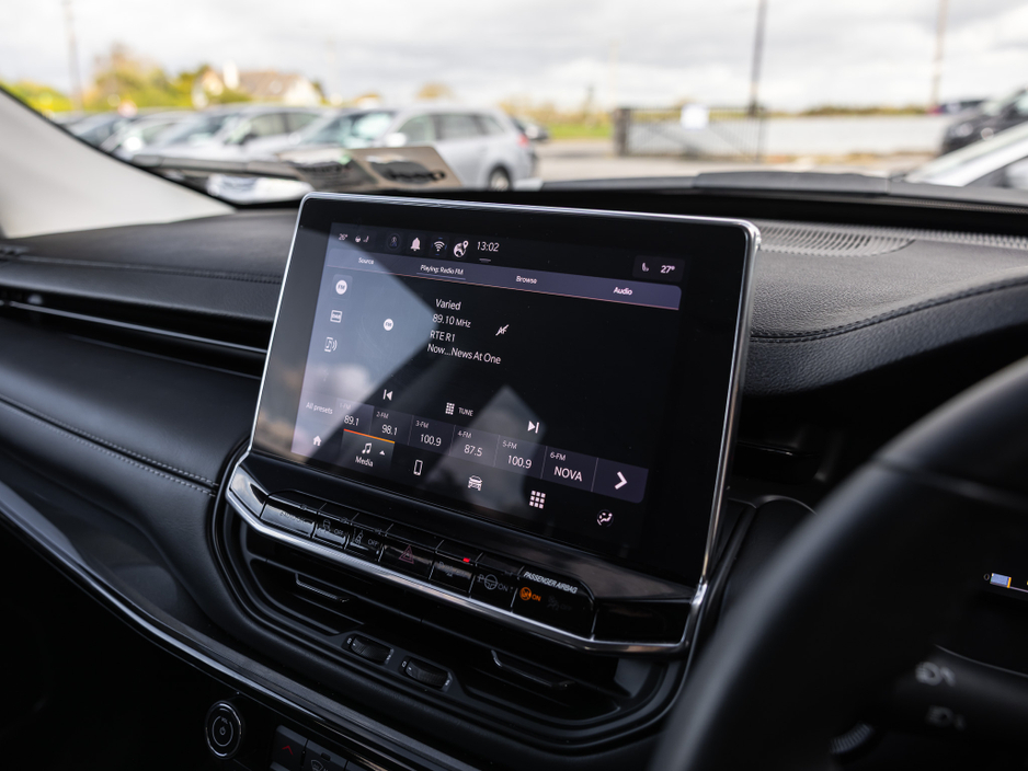 2025 Jeep Compass - image 16