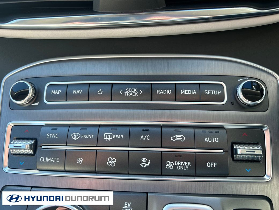 2023 Hyundai Santa Fe - image 39