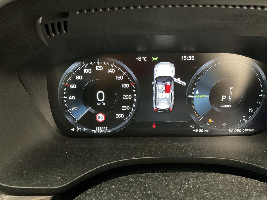 2021 Volvo XC60 2.0 T6 R-DESIGN RECRGE 34