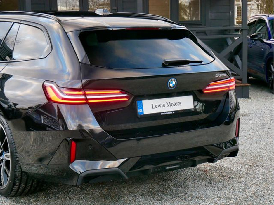 2025 BMW 5 Series - image 14