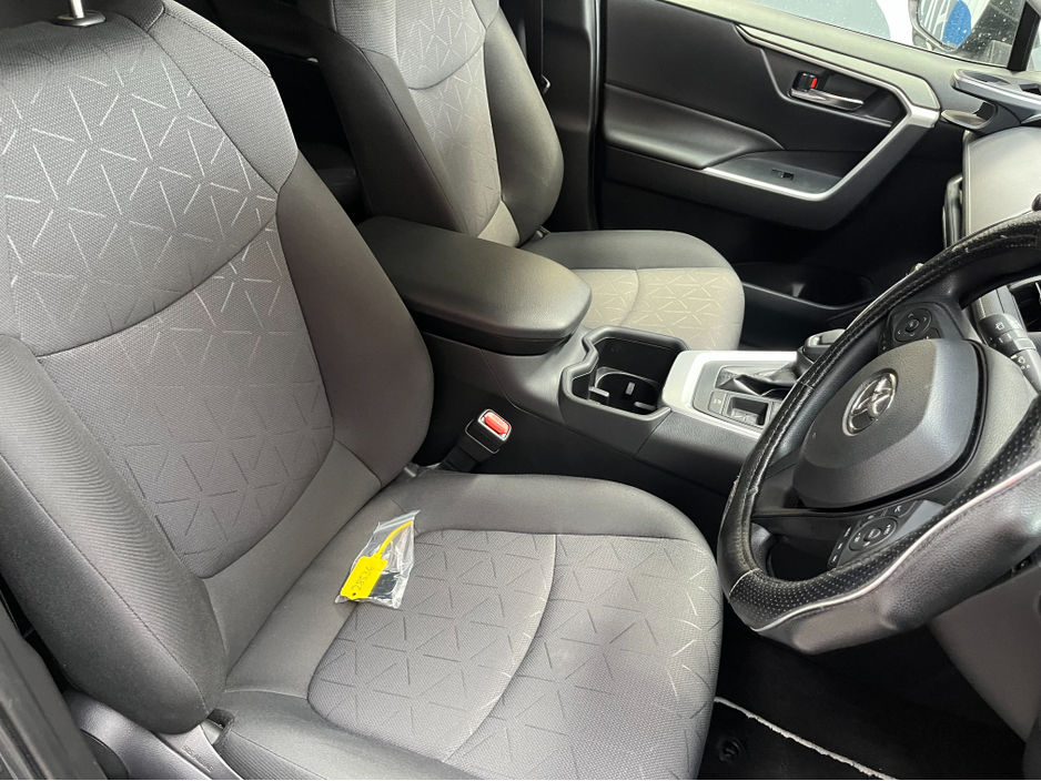 2022 Toyota Rav4 - image 10