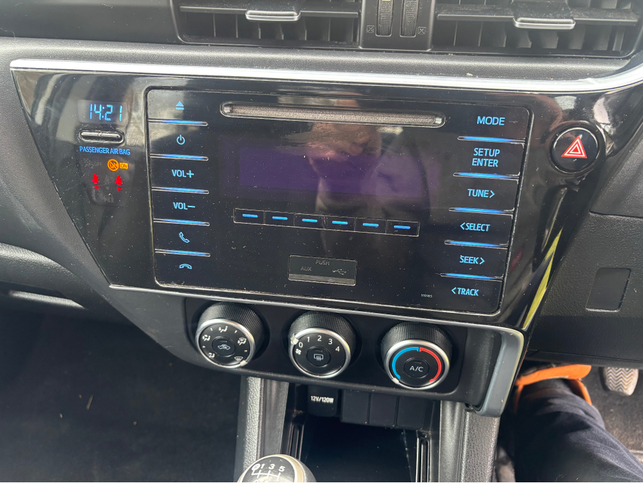 2018 Toyota Corolla - image 12