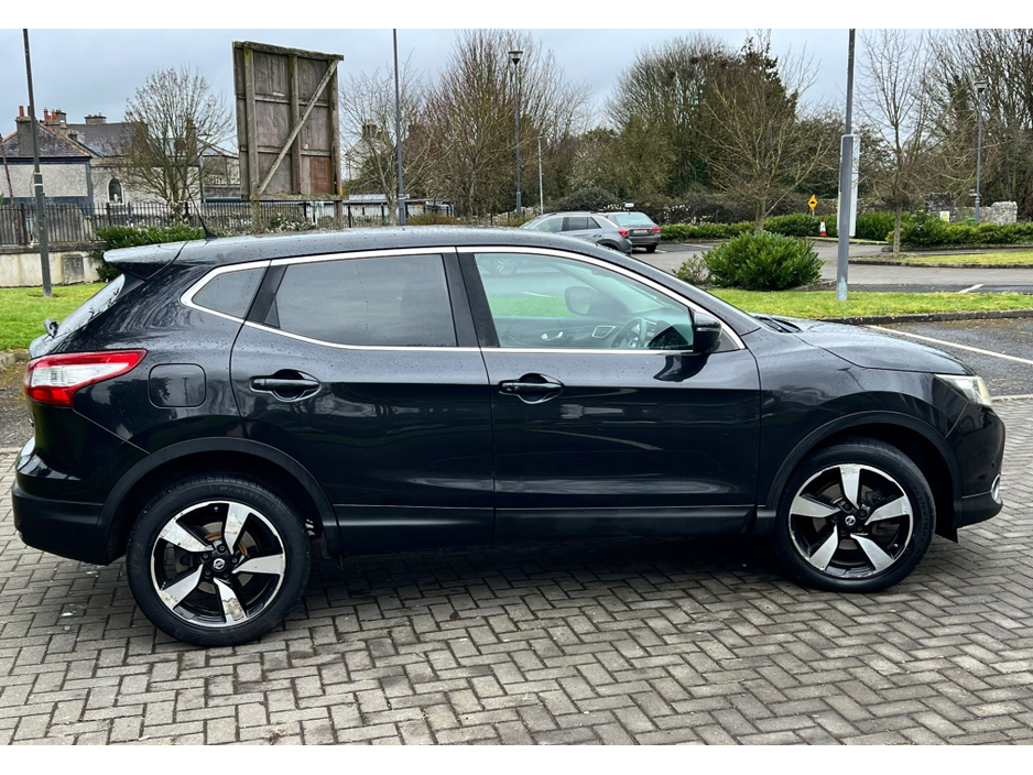 2015 Nissan Qashqai - image 4