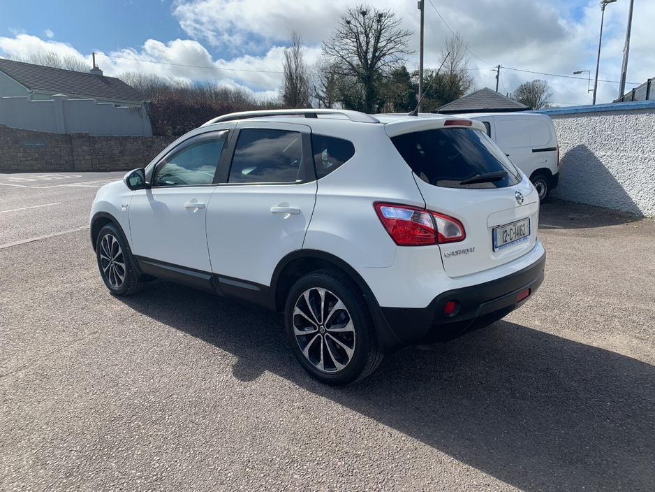 2012 Nissan Qashqai - image 2