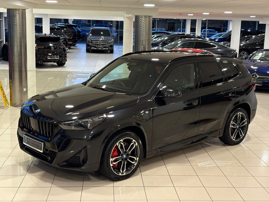 2025 BMW X1 - image 7