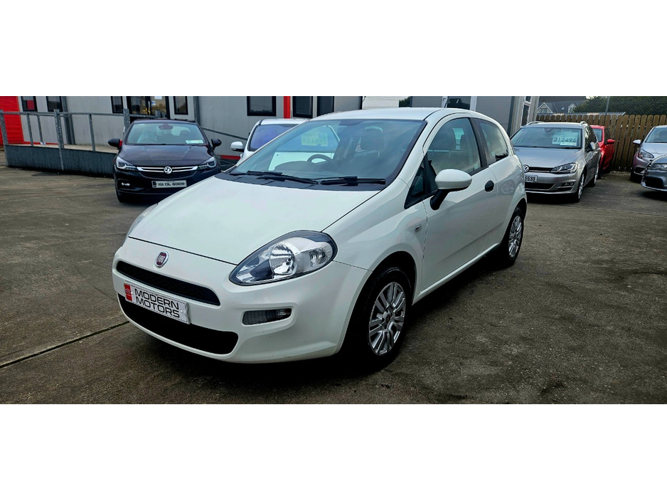 2015 Fiat Punto - image 8