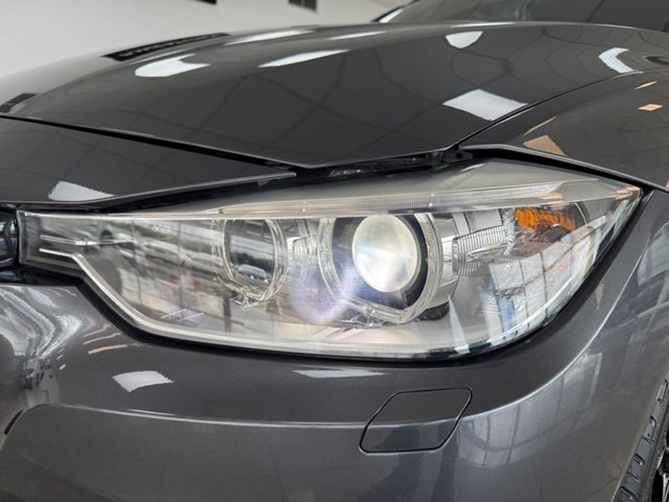 2015 BMW 3 Series - image 21