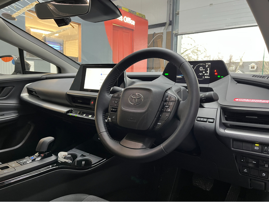 2025 Toyota Prius - image 9