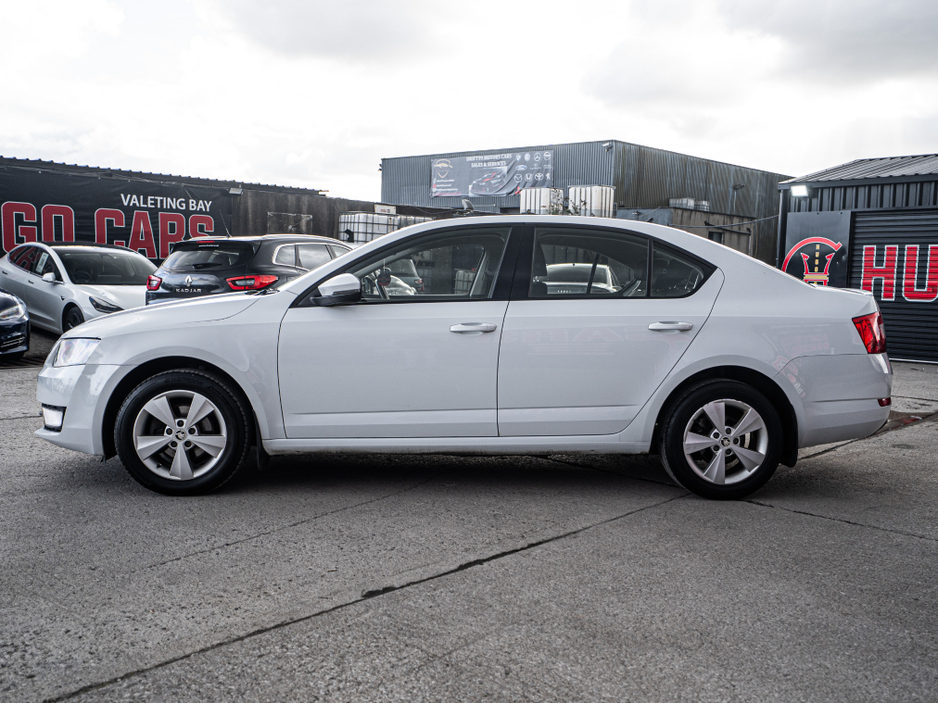 2015 Skoda Octavia - image 16