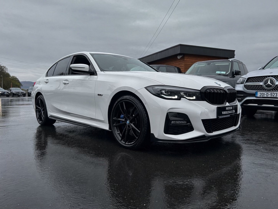 2022 BMW 3 Series - image 17