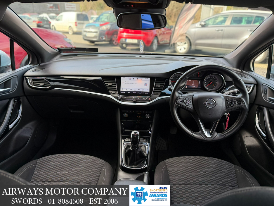 2017 Opel Astra - image 3