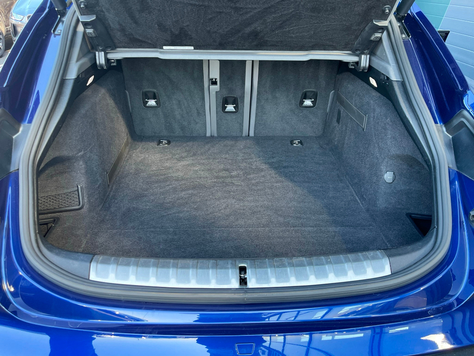 2022 Porsche Taycan 4S Cross Turismo 93kWh €61,995