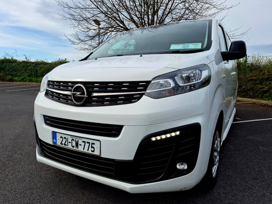 2022 Opel Vivaro - image 6
