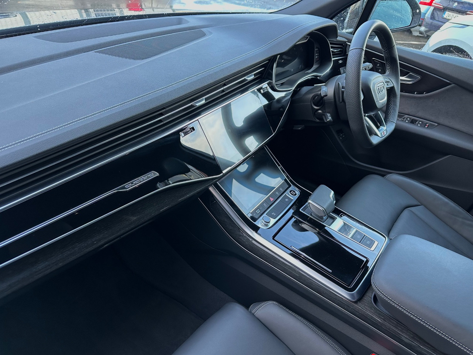 2025 Audi Q7 - image 11