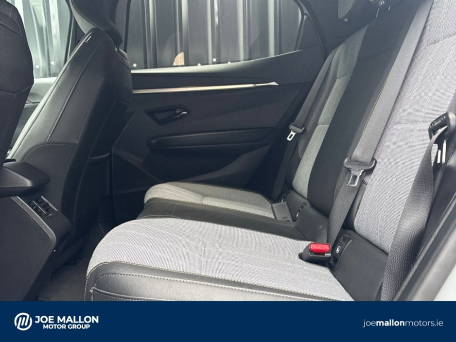 2023 Renault Megane E-Tech - image 10