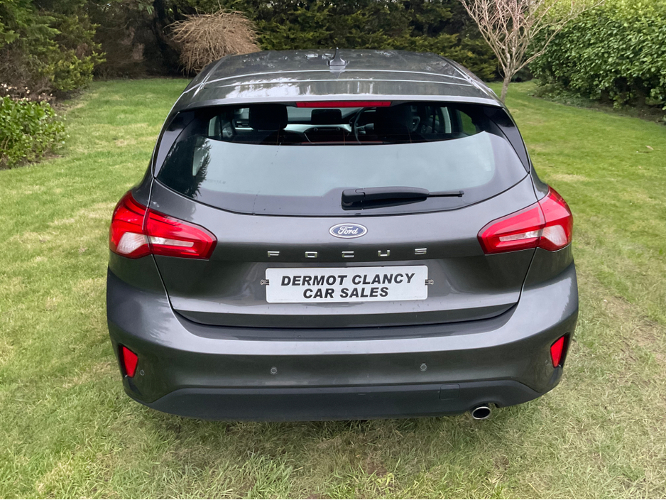 2018 Ford Focus - image 10