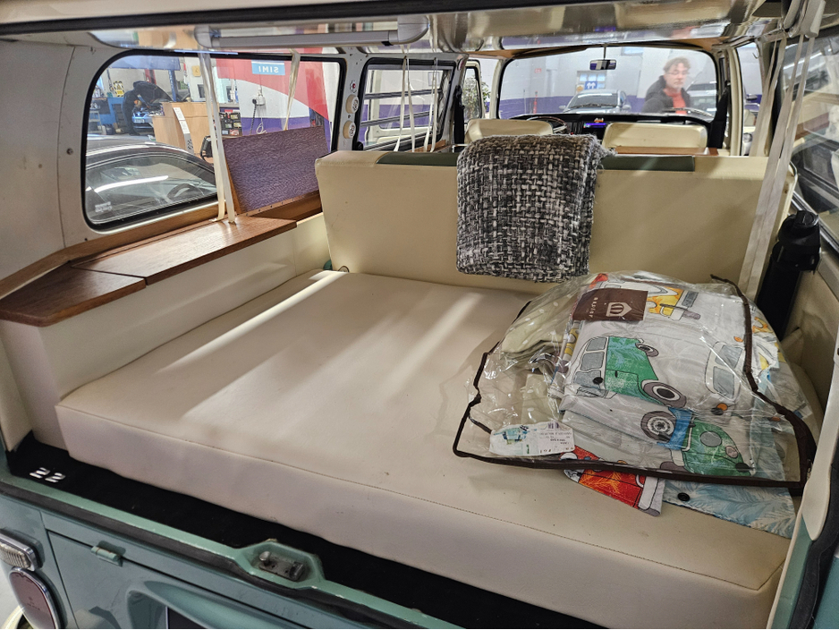 1971 Volkswagen T2 Campervan Westfalia