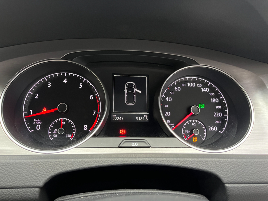 2016 Volkswagen Golf - image 21