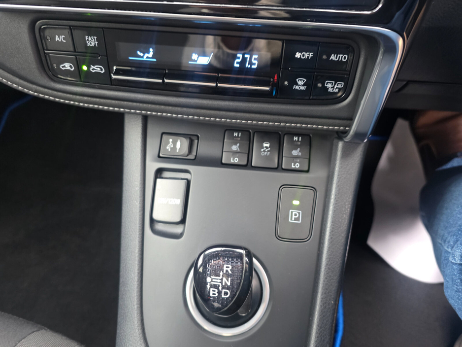 2017 Toyota Auris Hybrid Sol Touring Sports €16,950