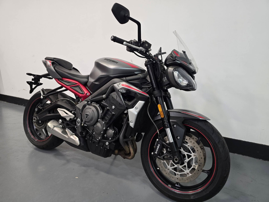 2021 Triumph Speed Triple - image 2