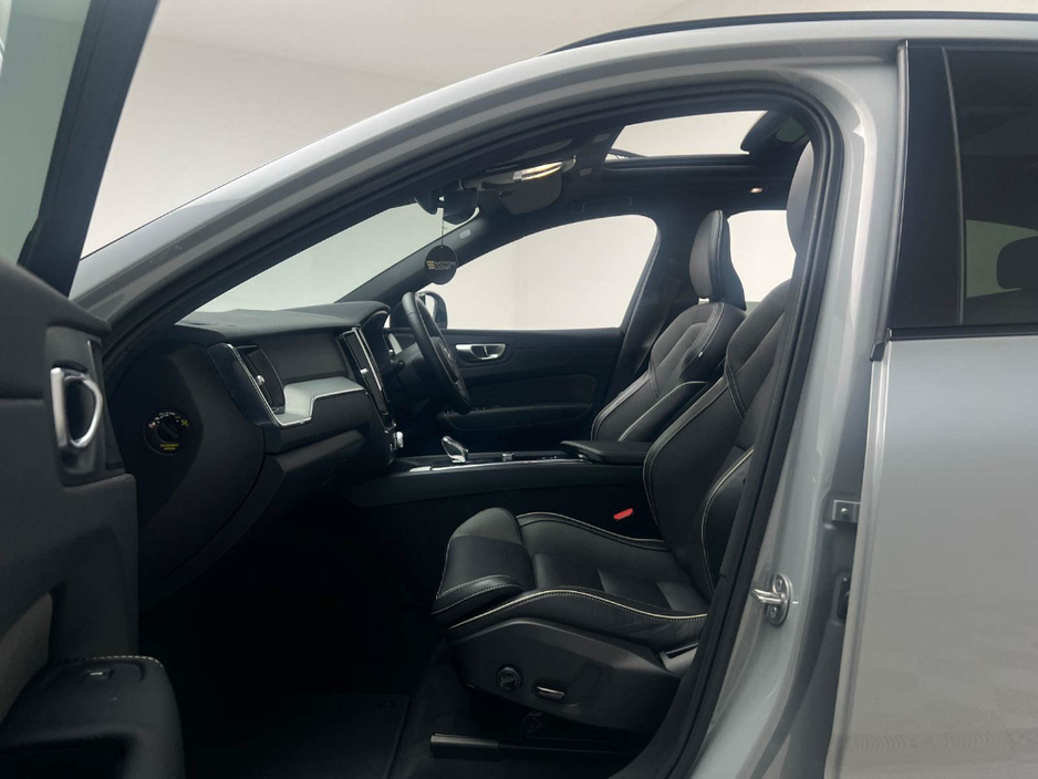2024 Volvo XC60 PLUS T6 RECHARGE €52,990