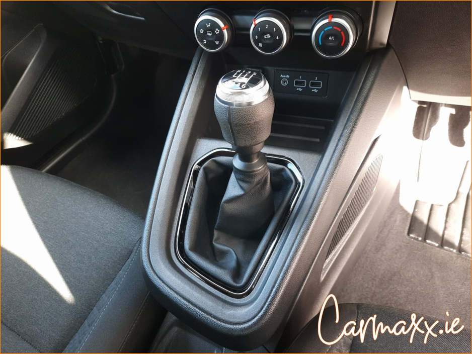 2022 Renault Clio - image 20