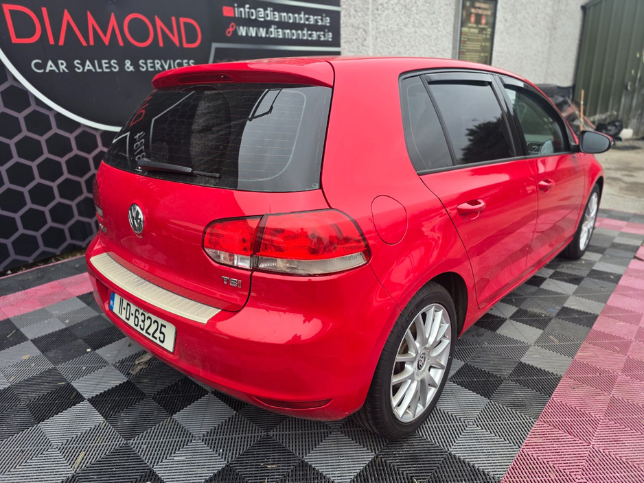 2011 Volkswagen Golf - image 5