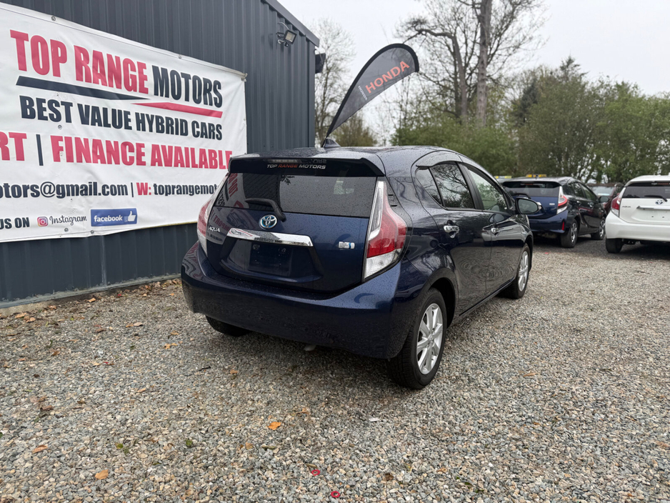 2016 Toyota Aqua - image 5