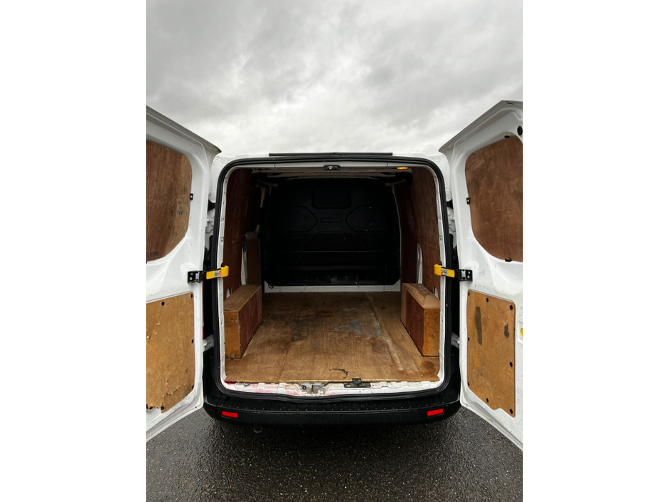 2022 Ford Transit Custom - image 9