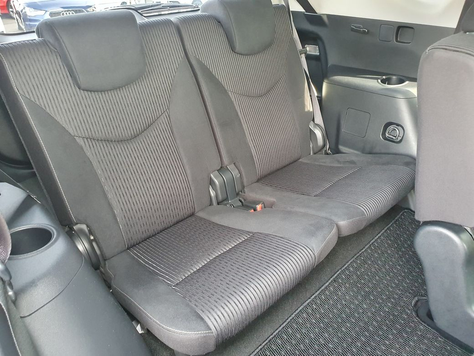 2016 Toyota Prius+ - image 19