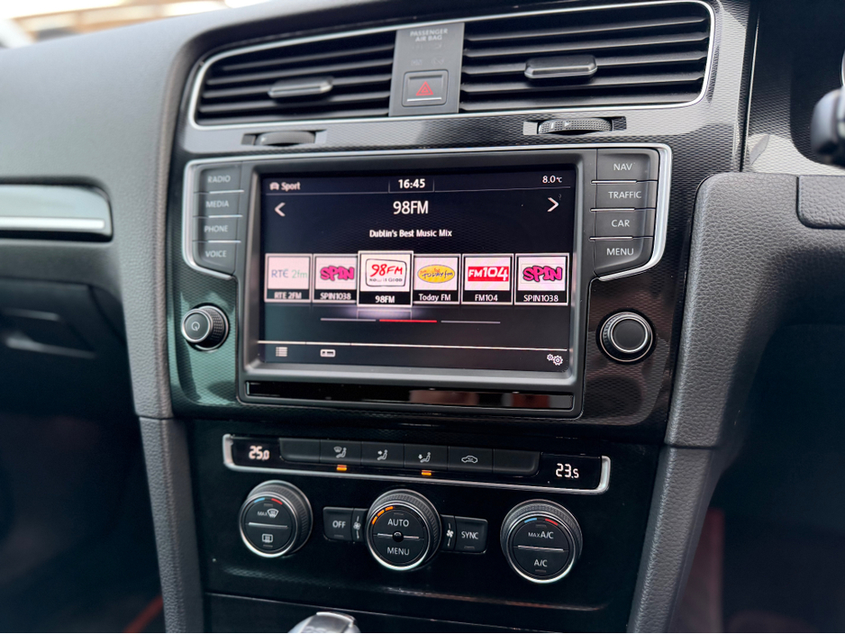 2017 Volkswagen Golf - image 24