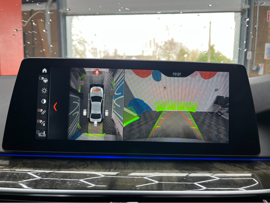 2019 BMW 5 Series - image 26