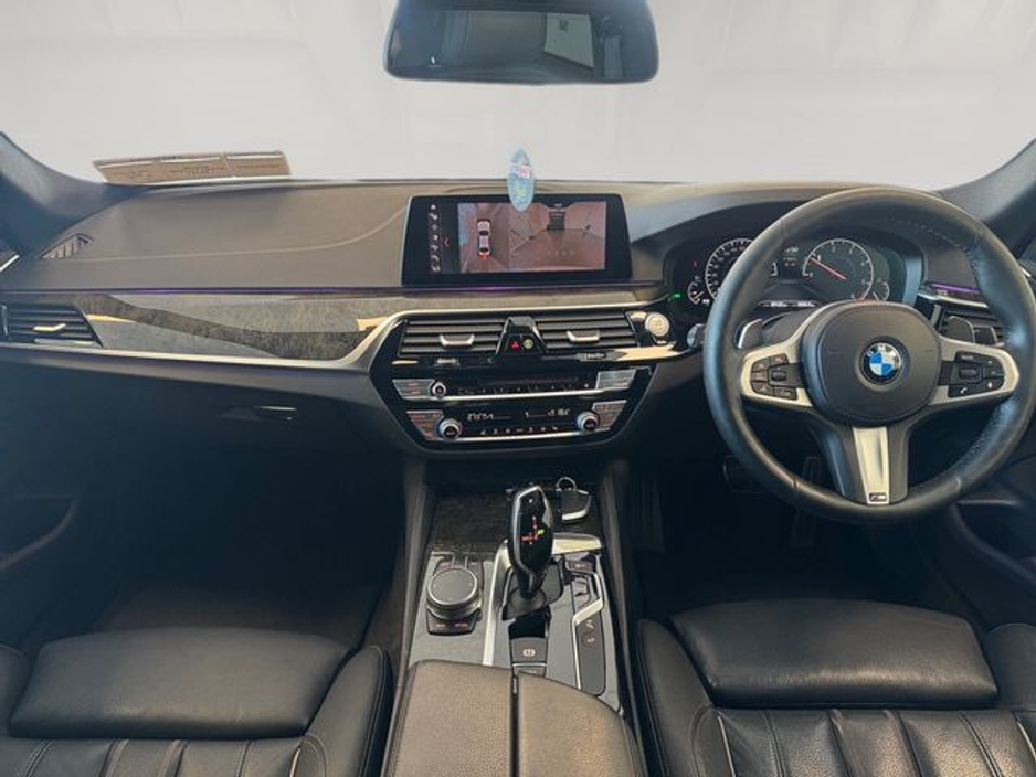 2018 BMW 5 Series - image 15