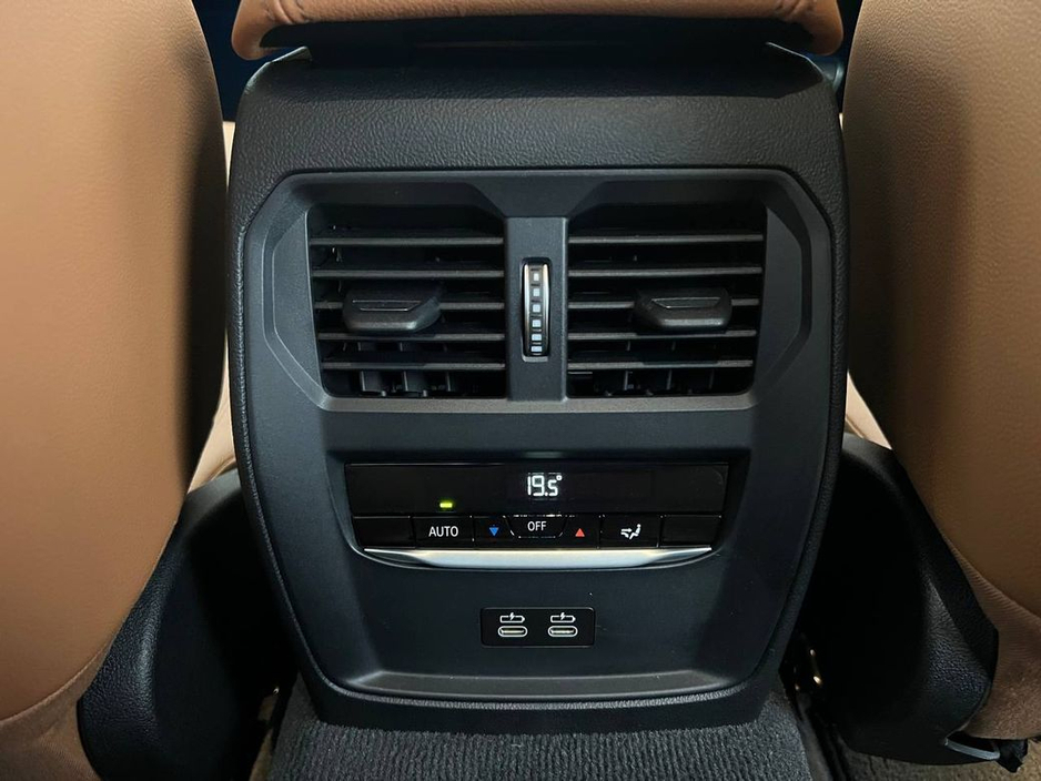 2021 BMW 3 Series 330e M-SPORT COMPETITION 2.0 * VERY LOW MILEAGE * // FULL SERVICE HISTORY // NEW 20" M3 COMP ALLOYS // LEATHER M-SPORT INTERIOR €36,900