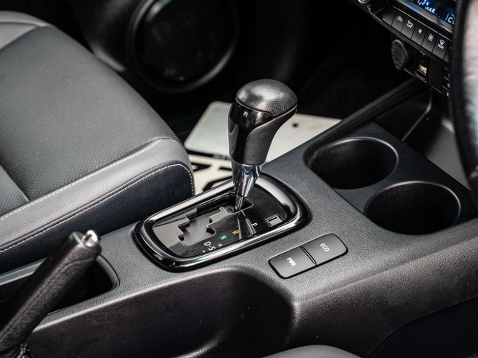 2024 Toyota Hilux - image 8