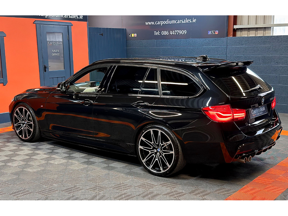 2017 BMW 3 Series - image 18