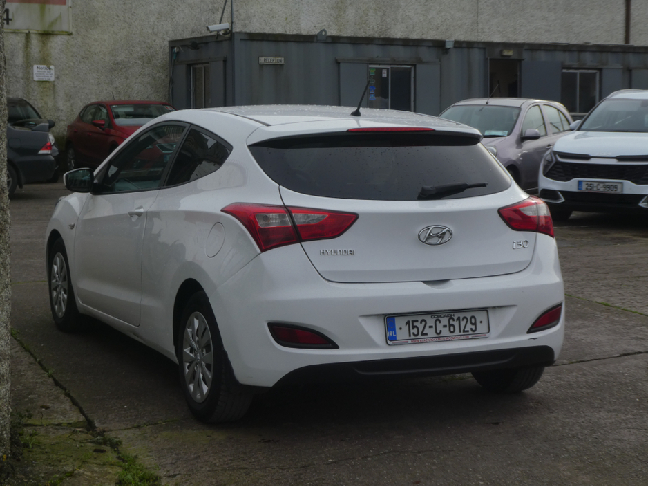 2015 Hyundai i30 - image 2