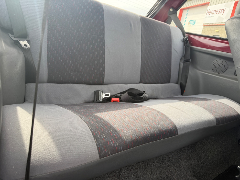 1988 Ford Fiesta - image 13