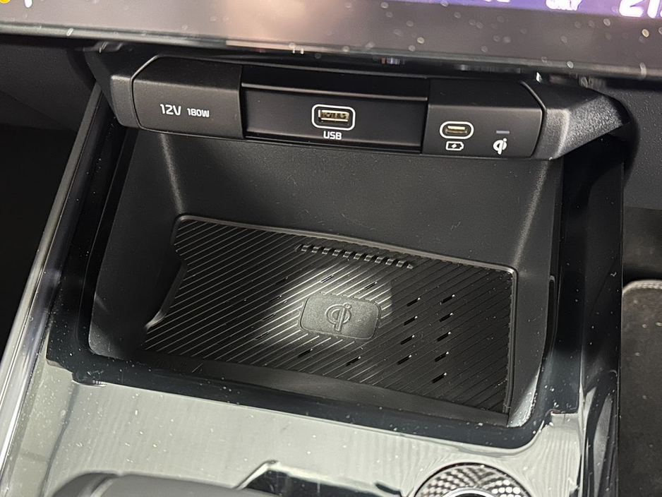 2023 Kia Niro - image 23