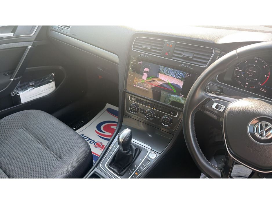 2019 Volkswagen Golf - image 8
