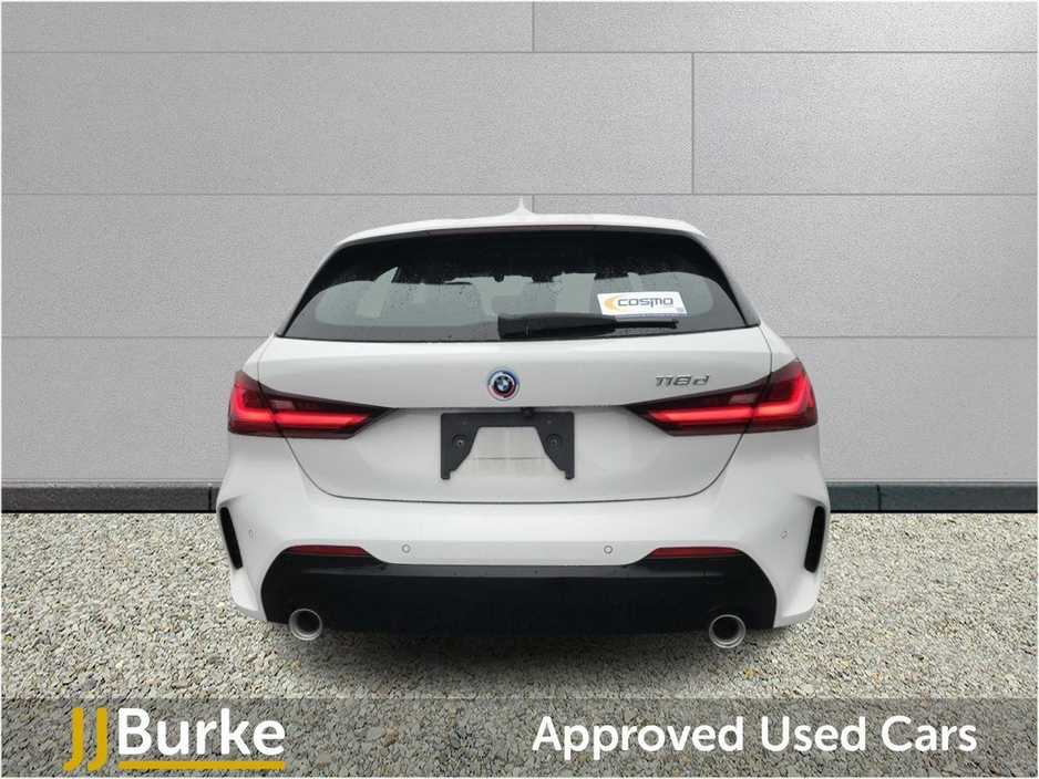 2023 BMW 1 Series - image 5