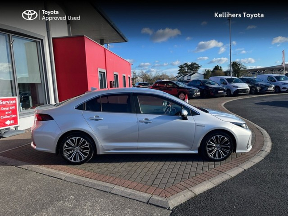 2021 Toyota Corolla - image 3