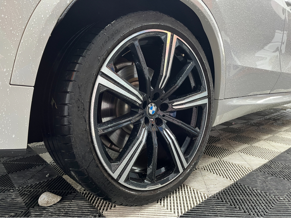 2021 BMW X5 - image 6