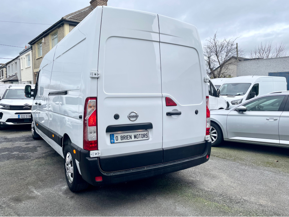 2021 Nissan NV400 - image 24