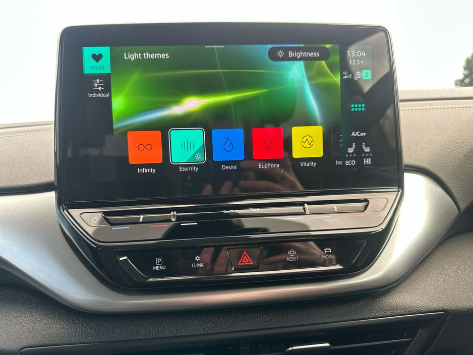 2023 Volkswagen ID.4 - image 19